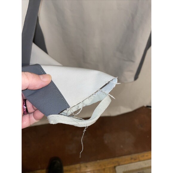 The North Face Men’s Windbreaker Sz Small Gray Hiking Running Walking Athleisure - Picture 13 of 14